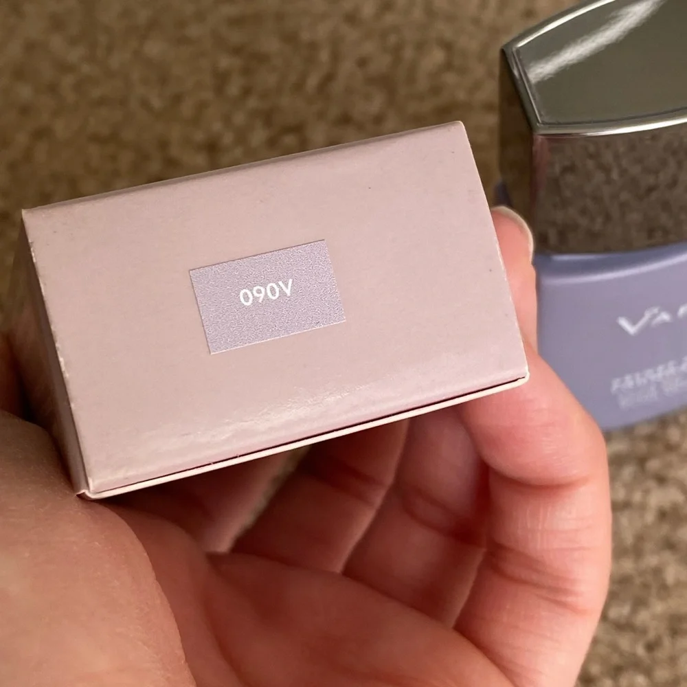 Vapour Velvet Glow Foundation 090V